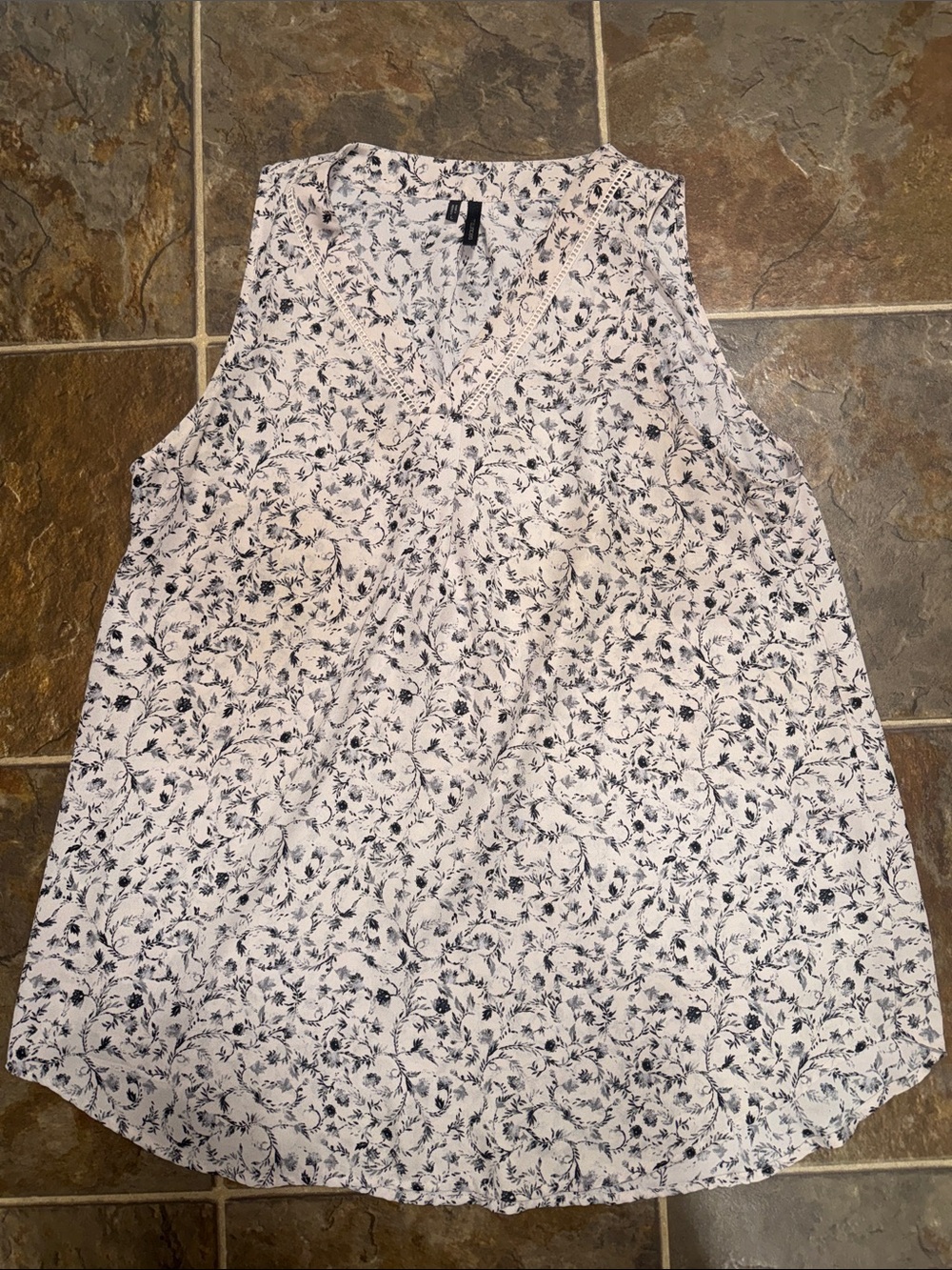 Maurices White Sleeveless V-Neck Floral Blouse